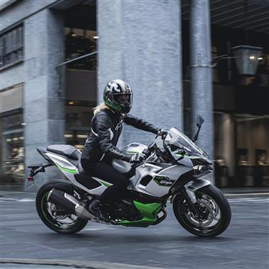 Kawasaki Cambia Le Regole Del Gioco Con La Nuova Ninja Hev Ibrida