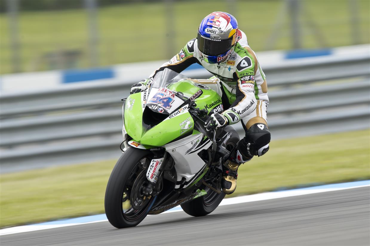http://storage.kawasaki.eu/public/kawasaki.eu/en-EU/racingNews/R06_Donington_Sofuoglu_GB43929.jpg