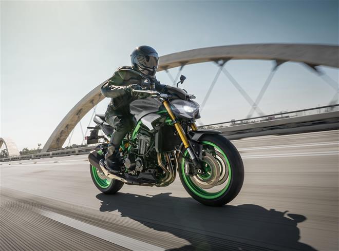 Kawasaki présente de nouveaux coloris pour la Z900 MY 2026