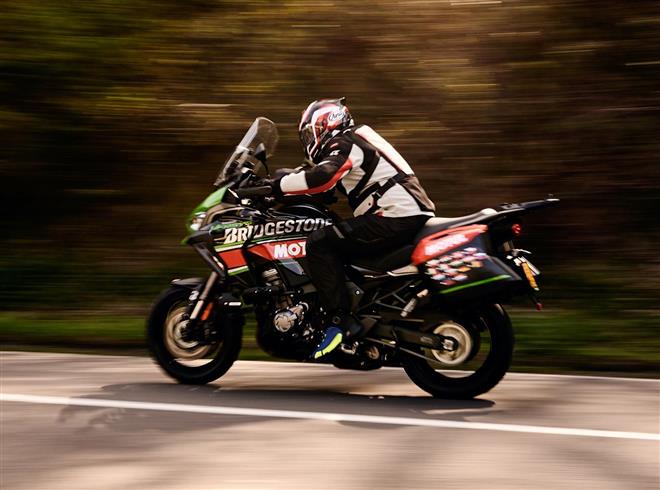 Record ultime de touring établi: 15 pays en 22 heures avec la Kawasaki Versys 1000 SE
