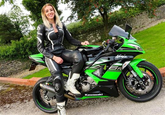 kawasaki ninja girl