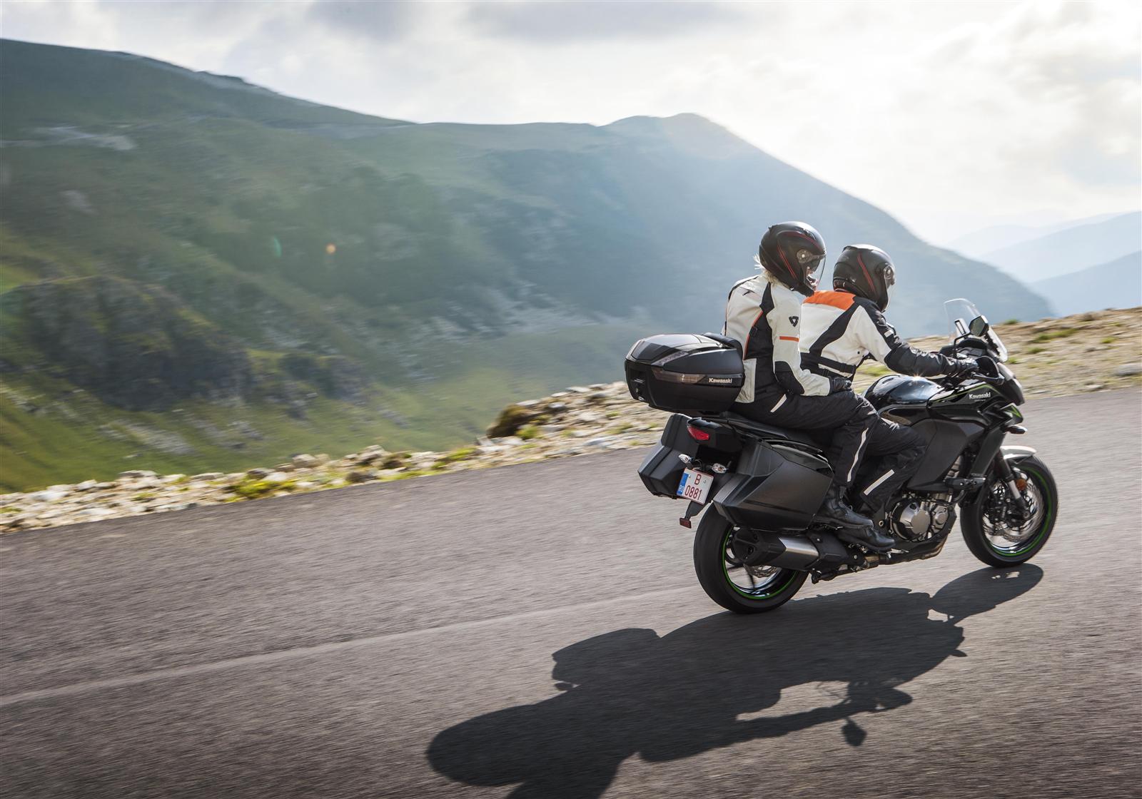 kawasaki versys 1000 vs bmw r1200gs