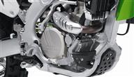 Motor de doble inyección de gran aceleración con un diseño derivado de las motos oficiales de competición 