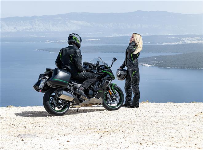 Two specialisms and one focus for the 2023 Ninja 1000SX