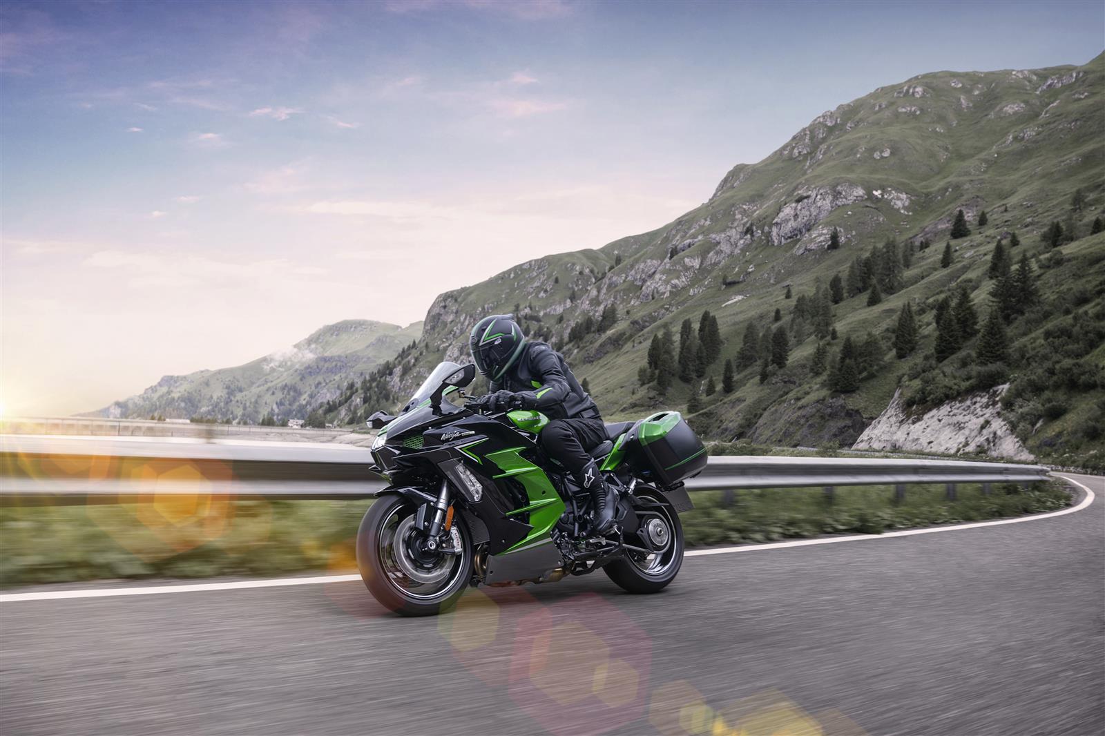 Ninja H2 SX automatically lights the way in 2023