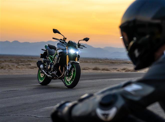 Kawasaki shows five new 2025 models at EICMA 