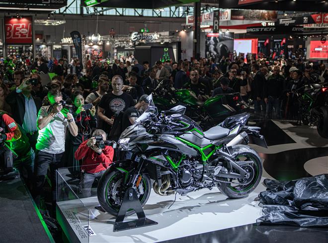 Kawasaki Supercharges EICMA 