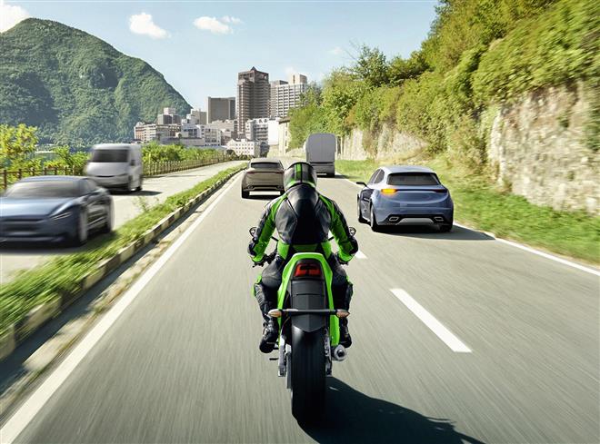  Kawasaki to be First Japanese Motorcycle Manufacturer to Include Bosch’s Advanced Rider Assistance System