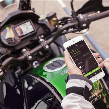 Gama de accesorios Quadlock: La conectividad sobre la moto a otro nivel