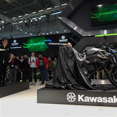 Kawasaki Unveils Ev Production Prototype At Intermot