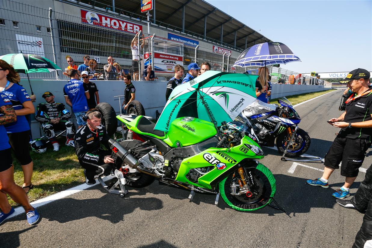 Team Kawasaki Src And Bolliger Kawasaki Knocked From Victory S Path In