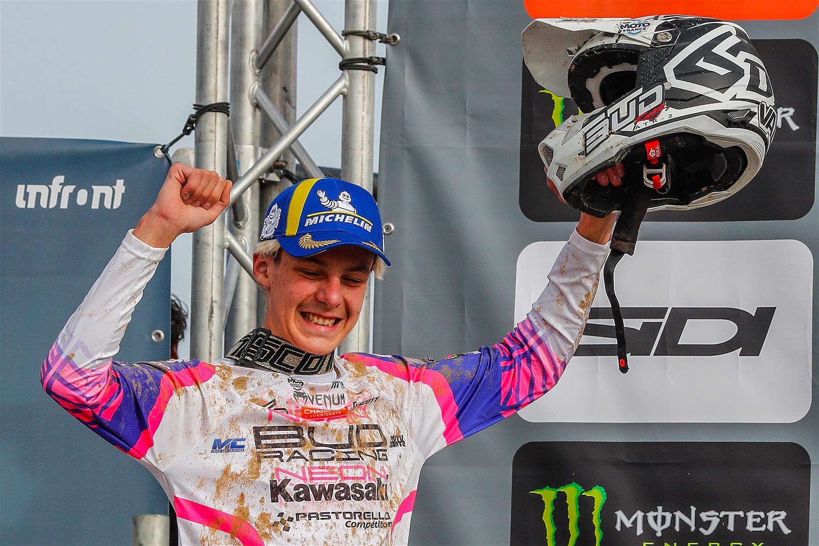 Podium and moto win for Mathis Valin on EMX250 debut