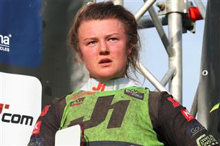 Courtney Duncan retains the red plate