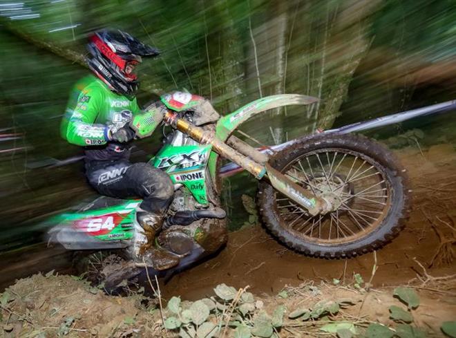 Le Team DSN Motos Compétition à Bellou-La-Ferrière pour l’avant-dernière manche du Championnat de France d’enduro