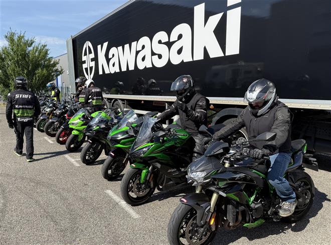 Succès pour l’étape du Kawasaki Tour chez Couleurs Moto 26