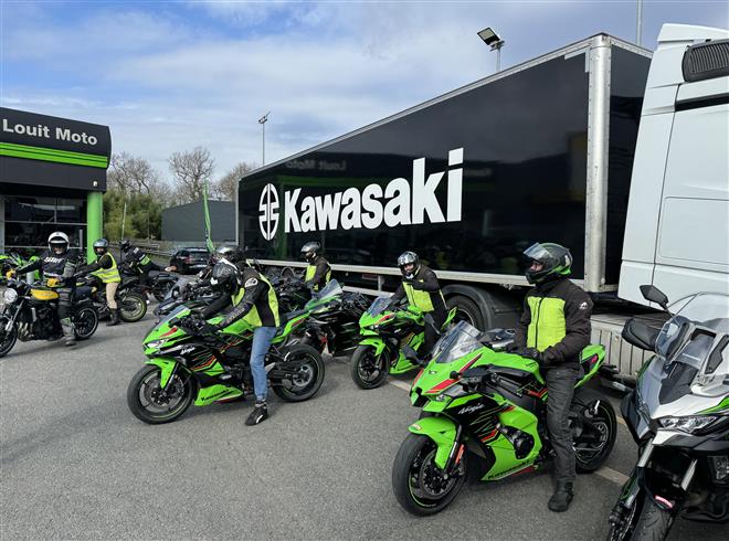 Le Kawasaki Tour de passage chez Louit Moto 