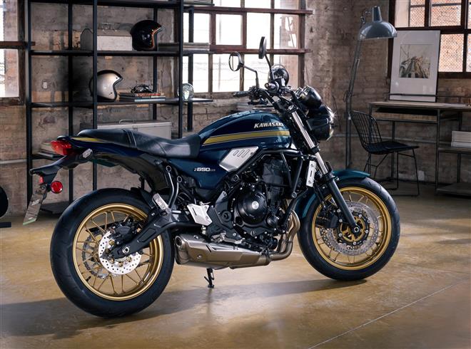 Kawasaki Z650RS ponúka pre rok 2026 tri nové farebné prevedenia