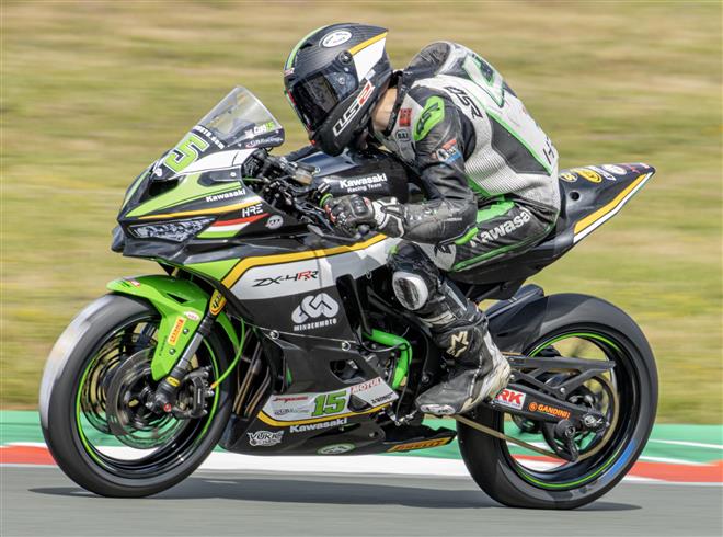 Úvodné kolo medzinárodného šampionátu Kawasaki ZX-4RR je za nami!